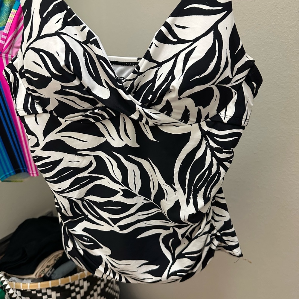 Colorful Women's Tankini Tops bundle - Picture 3 of 5